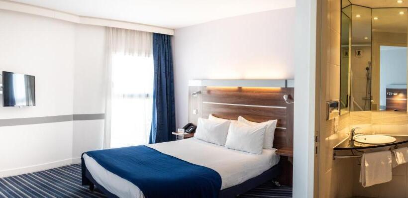 اتاق سوپریور با چشم‌انداز, Holiday Inn Express Marseille Saint Charles, An Ihg