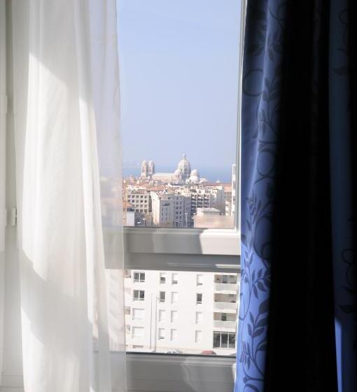 اتاق سوپریور با چشم‌انداز, Holiday Inn Express Marseille Saint Charles, An Ihg