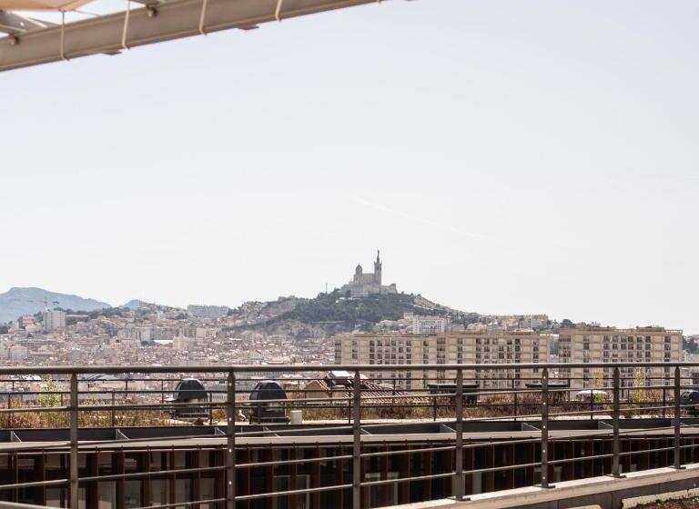 اتاق سوپریور با چشم‌انداز, Holiday Inn Express Marseille Saint Charles, An Ihg