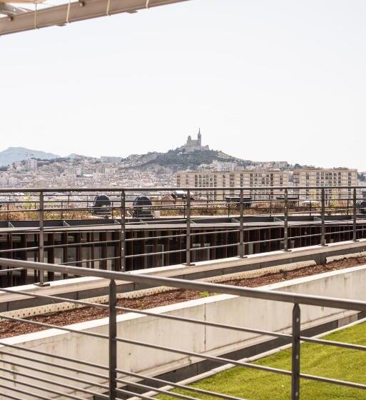 اتاق سوپریور با چشم‌انداز, Holiday Inn Express Marseille Saint Charles, An Ihg