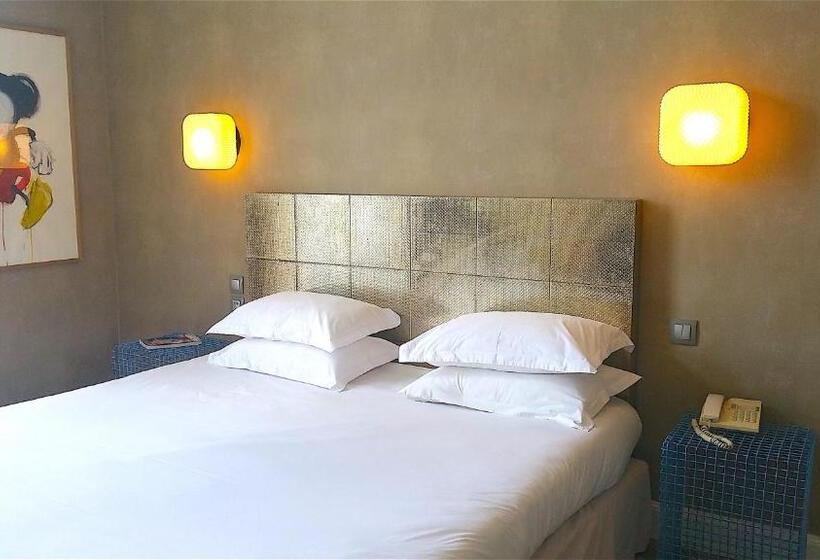 اتاق استاندارد با چشم‌انداز, Hôtel L Orque Bleue