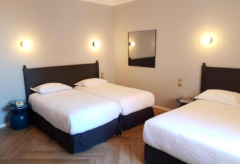 اتاق استاندارد چهار تخته, Hôtel L Orque Bleue