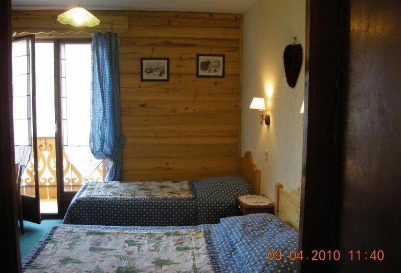 اتاق استاندارد سه نفره, Le Castellan