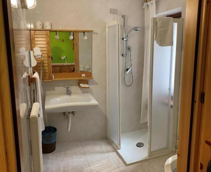 اتاق استاندارد یک نفره, Meuble' Joli
