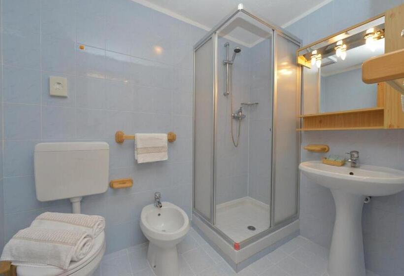 اتاق استاندارد, Meuble' Joli