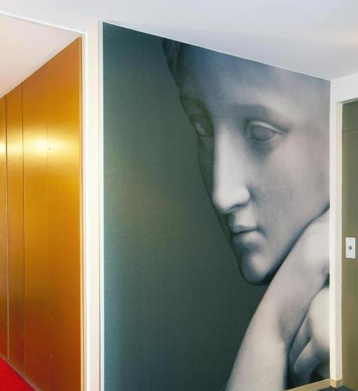 استودیوی پریمیوم, Séjours & Affaires Montreuil Saint Mandé