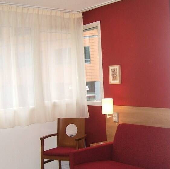 استودیوی استاندارد, Séjours & Affaires Montreuil Saint Mandé