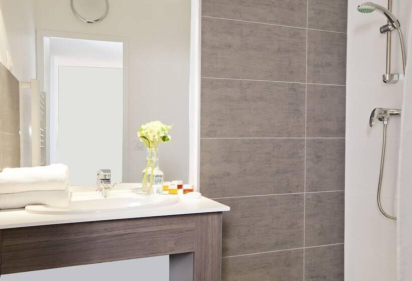 استودیوی پریمیوم, Séjours & Affaires Montreuil Saint Mandé