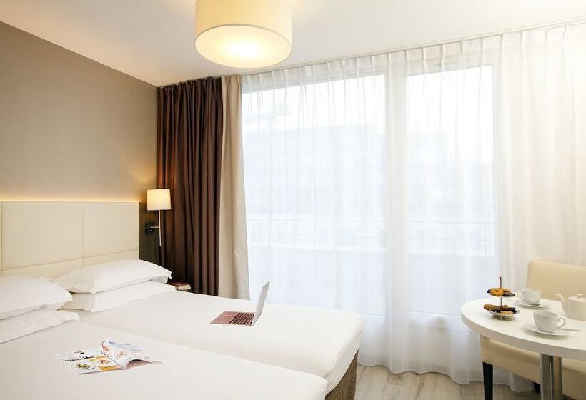استودیوی پریمیوم, Séjours & Affaires Montreuil Saint Mandé