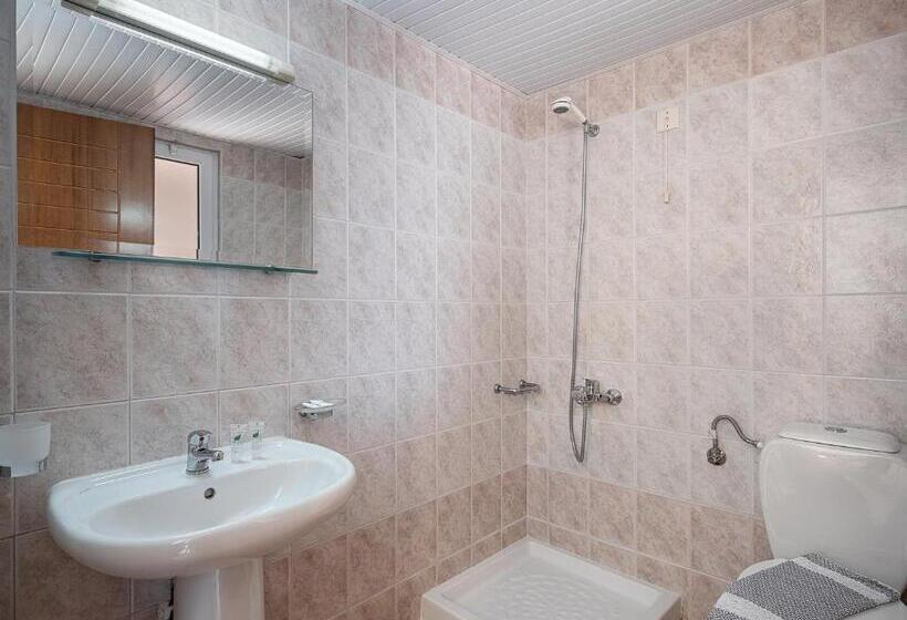 استودیوی استاندارد, Nontas Apart