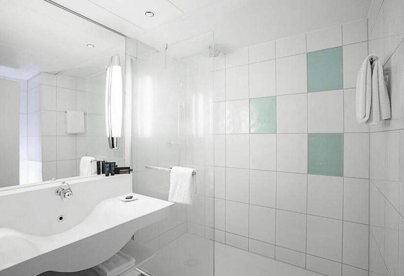 اتاق کلاسیک سه تخته, Novotel Marseille Vieux Port