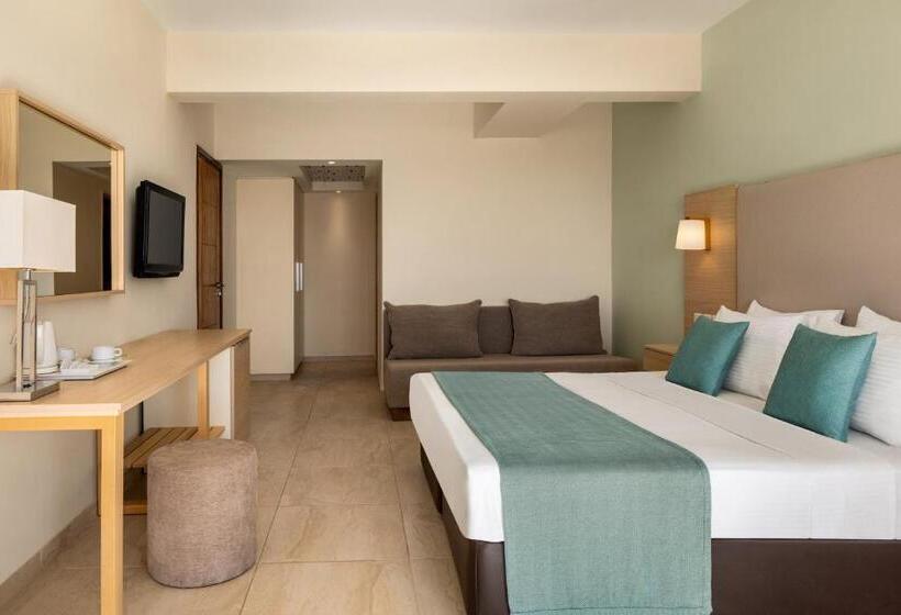 اتاق کلاسیک با چشم‌انداز استخر, Ramada Hotel & Suites By Wyndham Ayia Napa