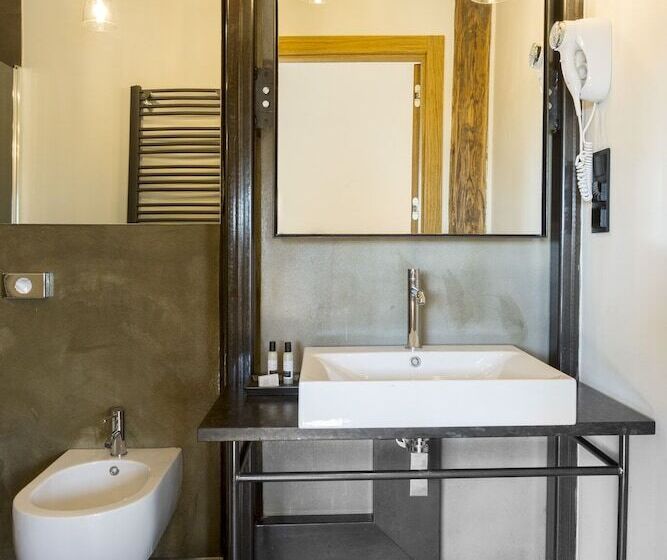 استودیوی استاندارد, Antique Apartments Plac Szczepański