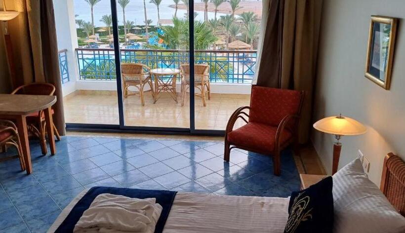 Upper Triple Room Sea View, Ecotel Dahab Bay View Resort