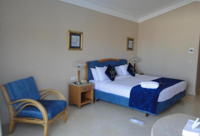 اتاق سه نفره دلوکس با چشم‌انداز دریا, Ecotel Dahab Bay View Resort