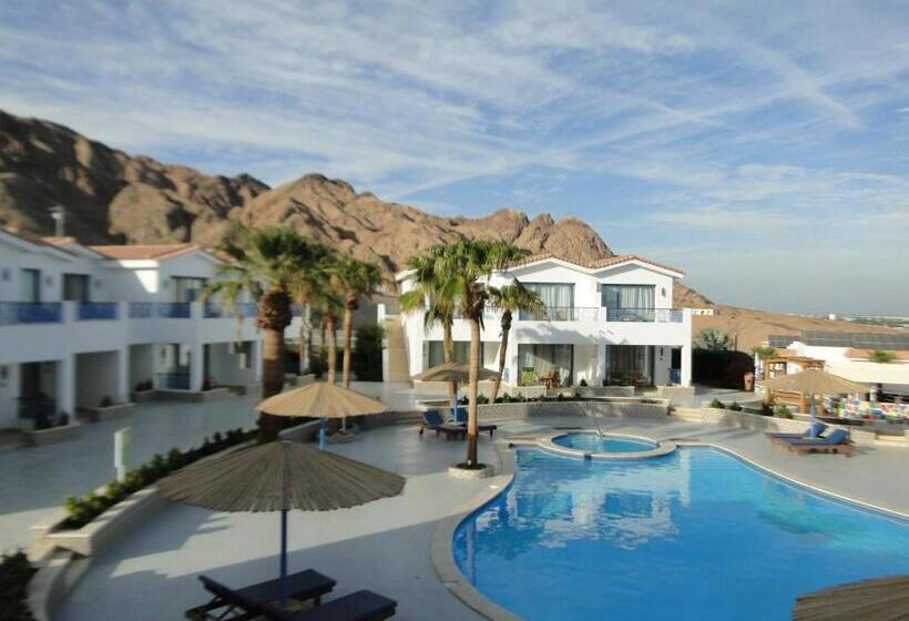 Deluxe Triple Room Sea View, Ecotel Dahab Bay View Resort