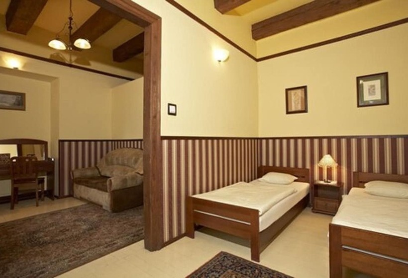 غرفة قياسية رباعية, Globtroter Guest House