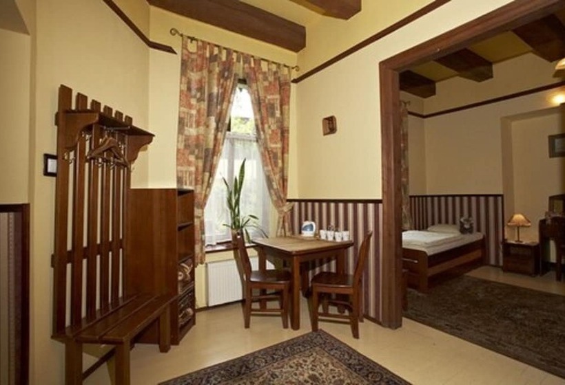 غرفة قياسية رباعية, Globtroter Guest House