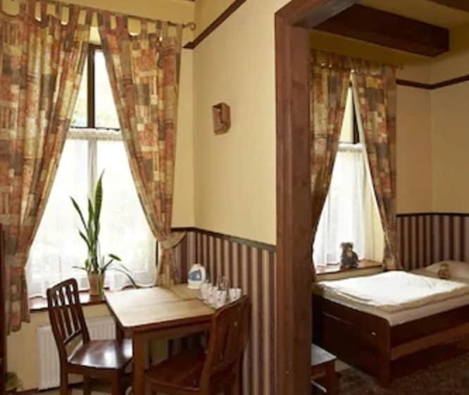 غرفة قياسية رباعية, Globtroter Guest House