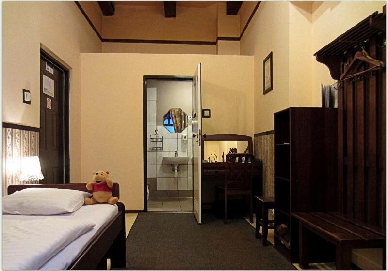 غرفة قياسية فردية, Globtroter Guest House