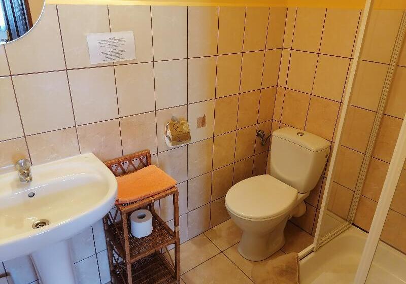 غرفة قياسية رباعية, Globtroter Guest House