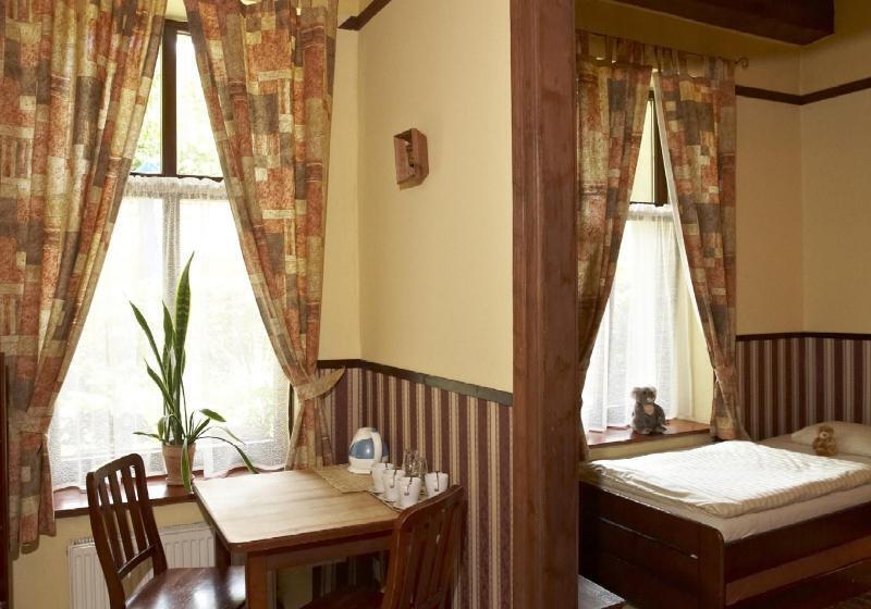 اتاق استاندارد چهار تخته, Globtroter Guest House