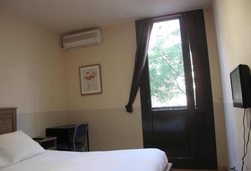 Standard Single Room, Hostal Lk Barcelona