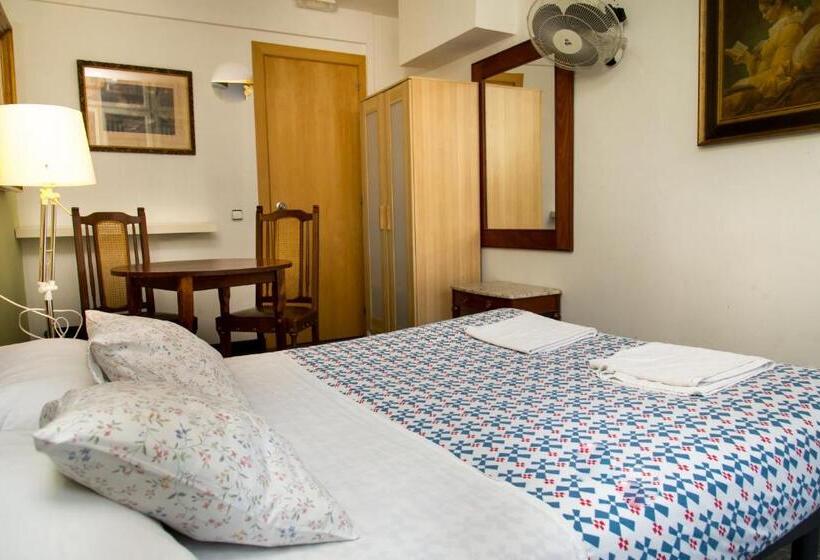 اتاق استاندارد با سرویس بهداشتی مشترک, Hostal Lk Barcelona