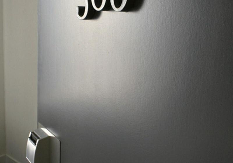 اتاق کلاب, 9hotel Opera