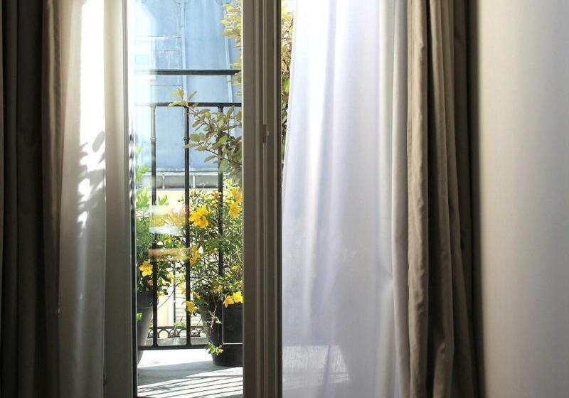 اتاق کلاب, 9hotel Opera