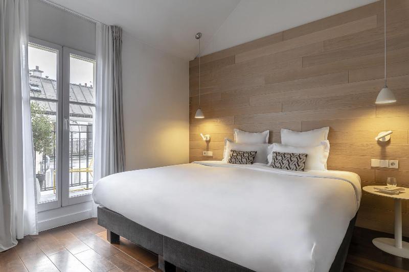 اتاق کلاب, 9hotel Opera