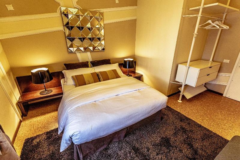 سوییت جونیور, Avogaria 5 Rooms