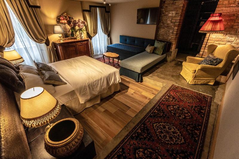 سوییت جونیور سوپریور, Avogaria 5 Rooms