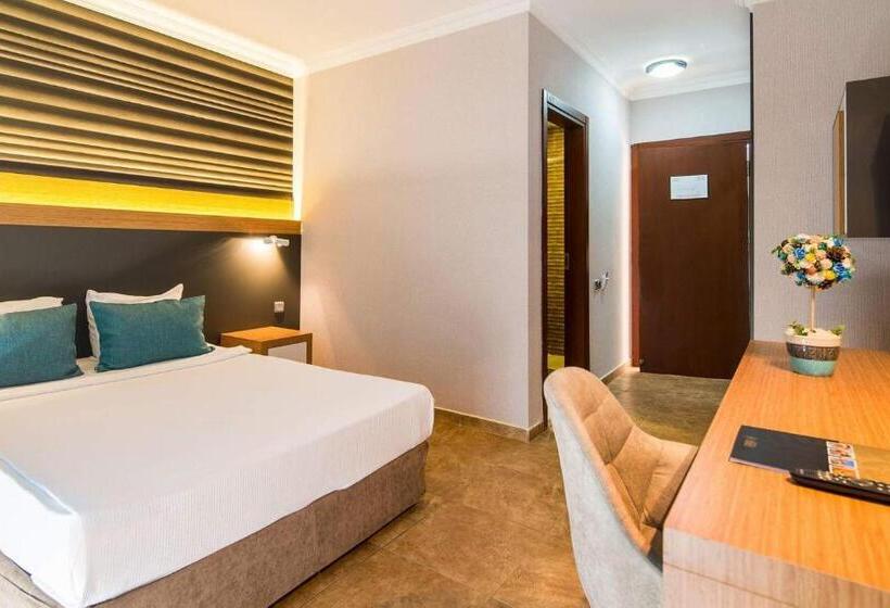اتاق استاندارد چهار تخته, Club Hotel Sunbel