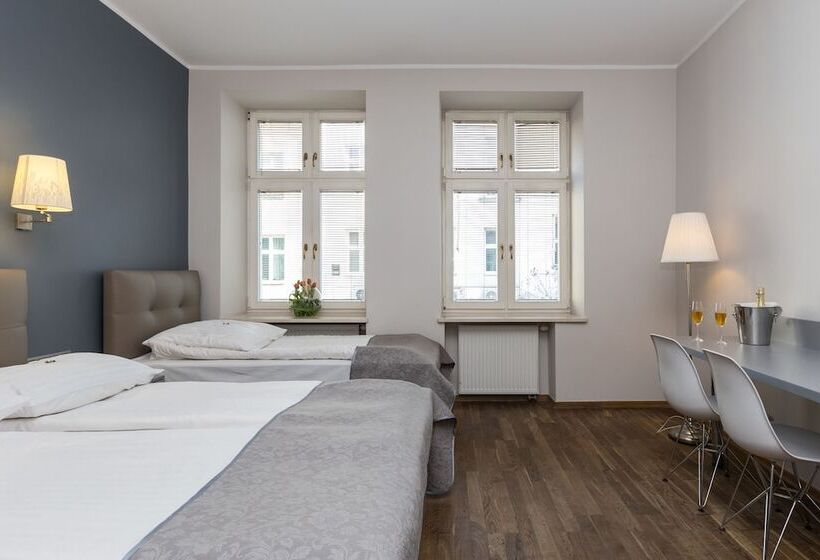 3 Bett Superior Zimmer, Floryan Old Town