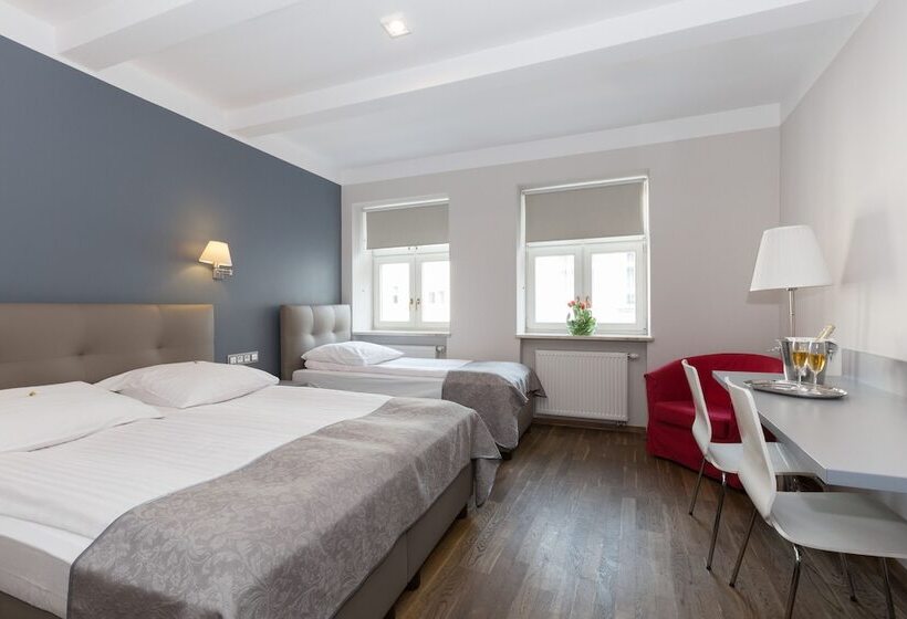 Quarto Triplo Superior, Floryan Old Town