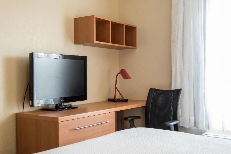 اتاق استاندارد, Leonardo  London Heathrow Airport
