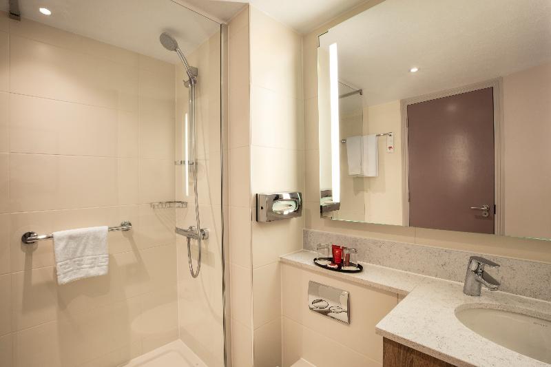 اتاق استاندارد, Leonardo  London Heathrow Airport