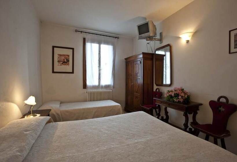 اتاق استاندارد سه نفره, Locanda Salieri