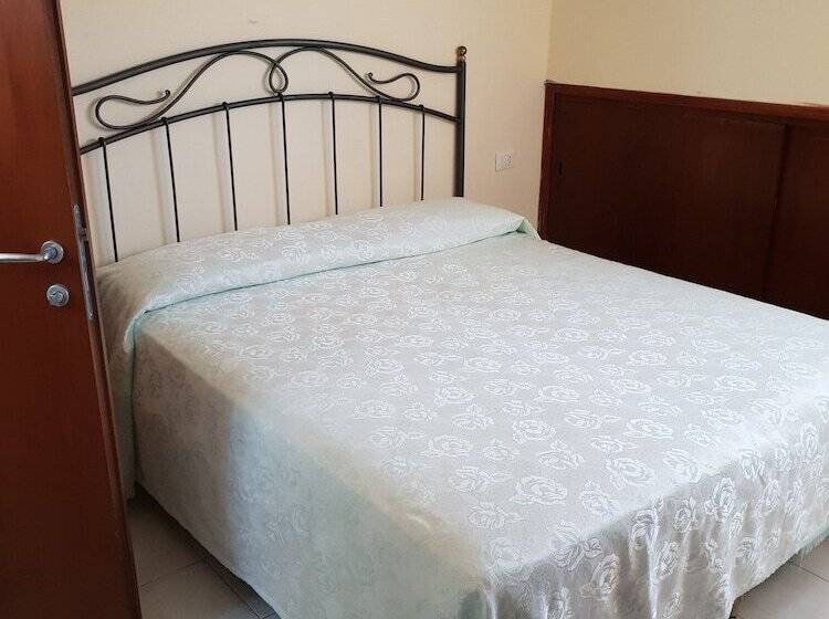 اتاق اکونومی یک تخته, Locanda Salieri
