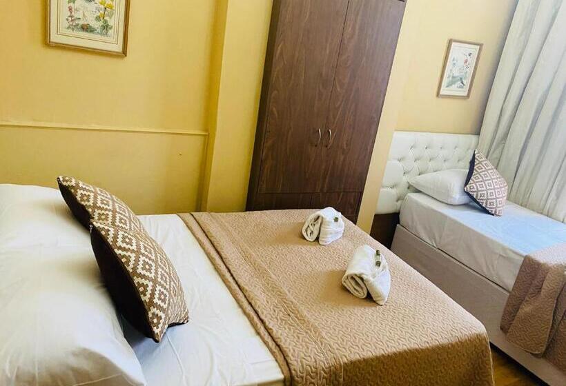 اتاق استاندارد سه نفره, London