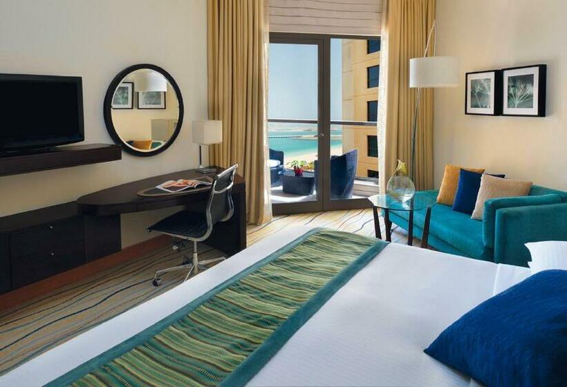 带大床的行政房间, Mövenpick Hotel Jumeirah Beach
