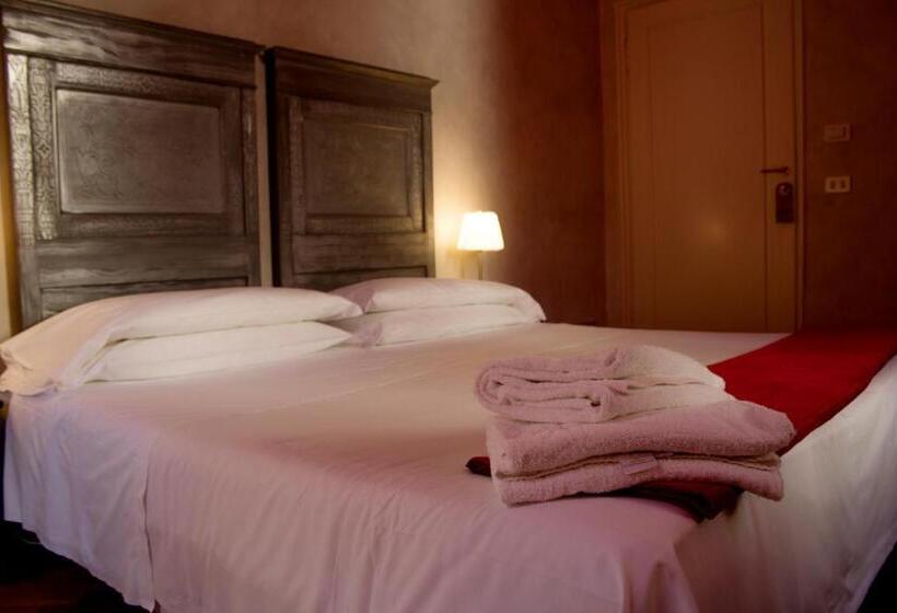 اتاق استاندارد, N4u Guest House Florence