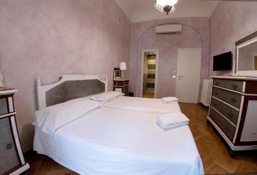 اتاق استاندارد, N4u Guest House Florence