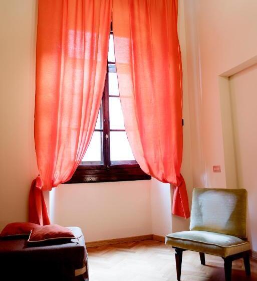 Deluxe Room, N4u Guest House Florence