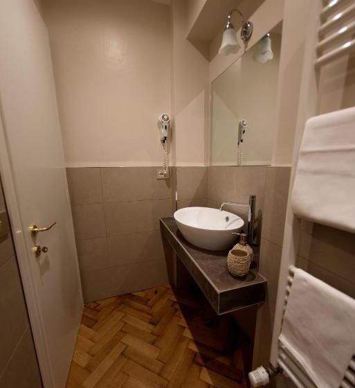 Deluxe Room, N4u Guest House Florence