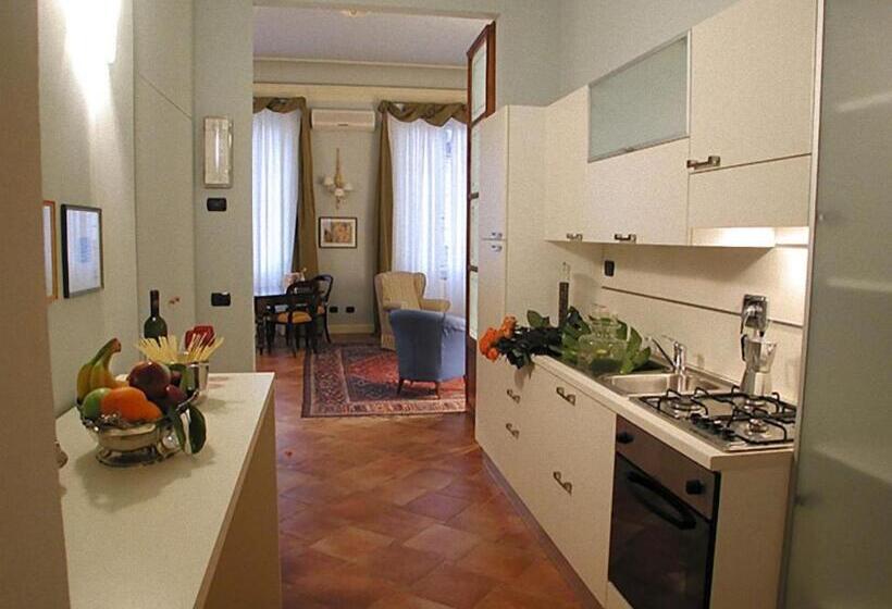 Apartamento Deluxe 2 Dormitórios, Palazzo Alfani  Residenza D Epoca