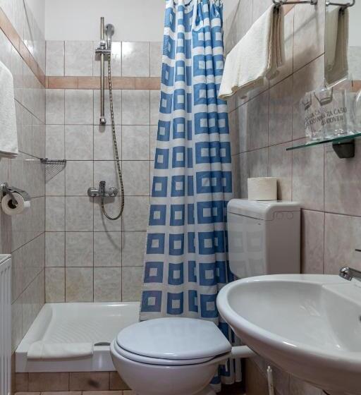 اتاق استاندارد سه نفره, Porto