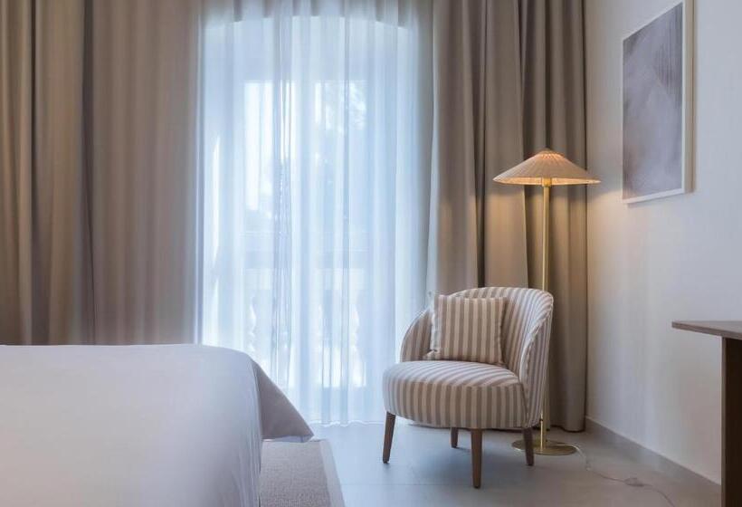 اتاق استاندارد با چشم‌انداز دریا, Heritage Hotel Kaštelet
