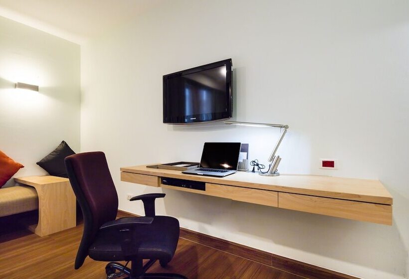 اتاق سوپریور, Solo, Sukhumvit 2, Bangkok   Sha Extra Plus